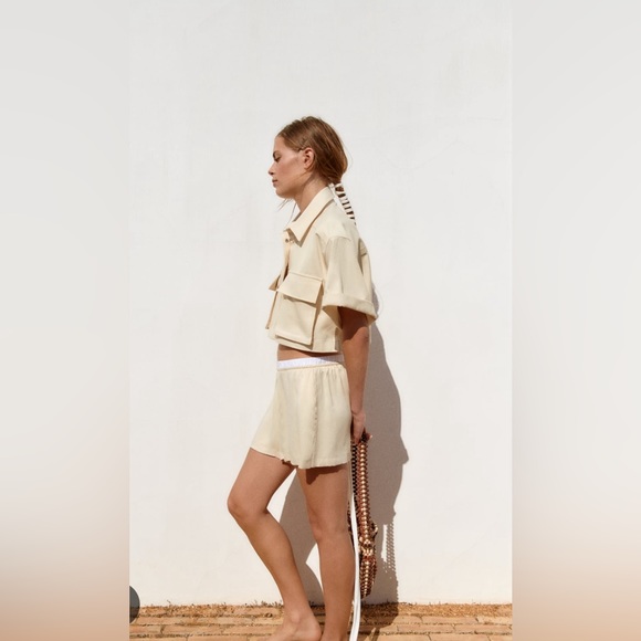 Co-Ord Set SATIN EFFECT CROP TOP and SATIN EFFECT POPLIN TRIM SHORTS - Picture 14 of 16